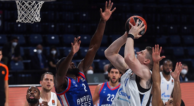 Anadolu Efes’ten kötü başlangıç