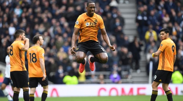 Arsenal sahasında Wolverhampton’a 2-1 yenildi