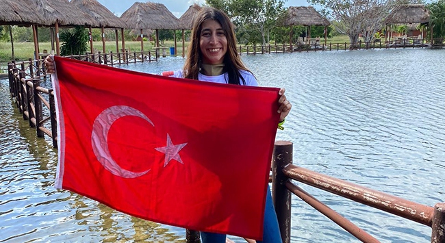 Fatma Uruk serbest dalışta dünya rekoru kırdı