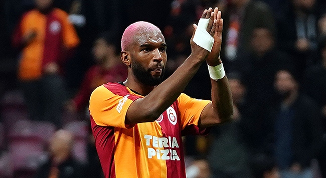 Galatasaraylı futbolcu Babel, koronavirüsü atlattı