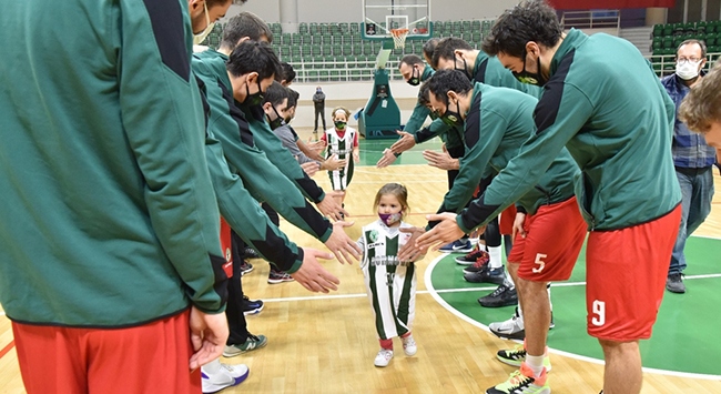 Mucize bebek Ayda’dan ‘iyiyim’ pozu