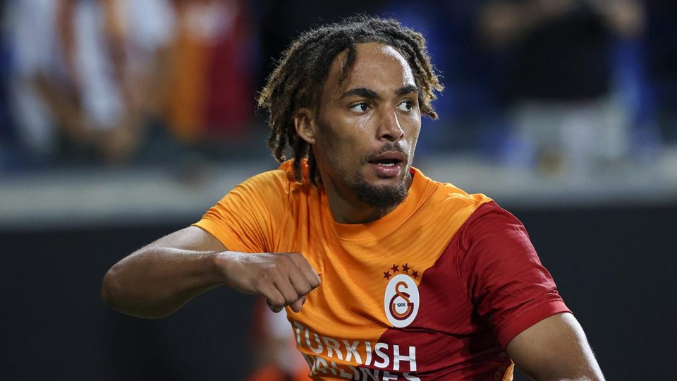 Galatasaray’da Sacha Boey 4 hafta yok