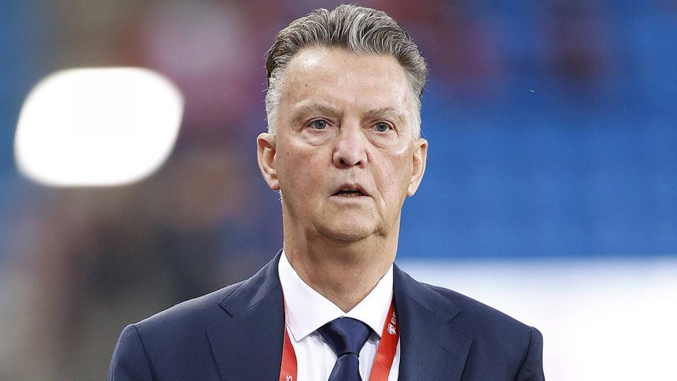 Hollanda’da Louis van Gaal sakatlığı nedeniyle sahada olamayacak