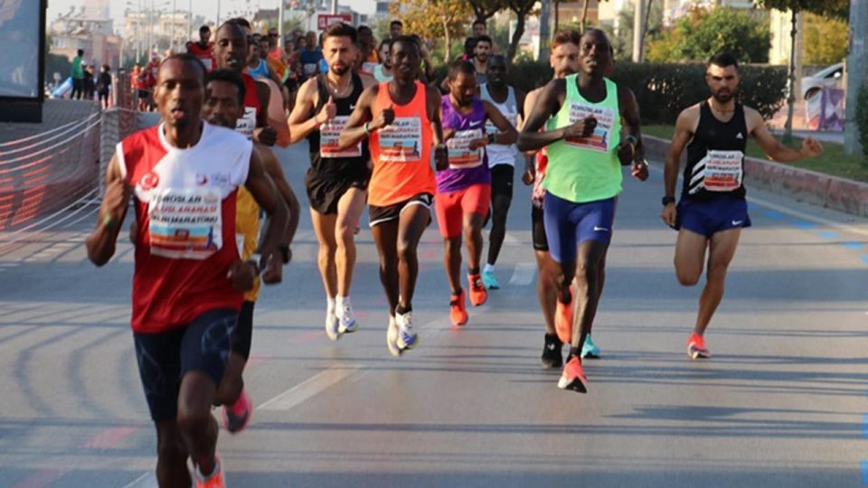 Mersin’de Toroslar Uluslararası Yarı Maratonu sona erdi