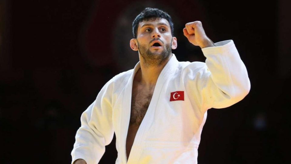 Milli sporcu Vedat Albayrak altın madalya kazandı