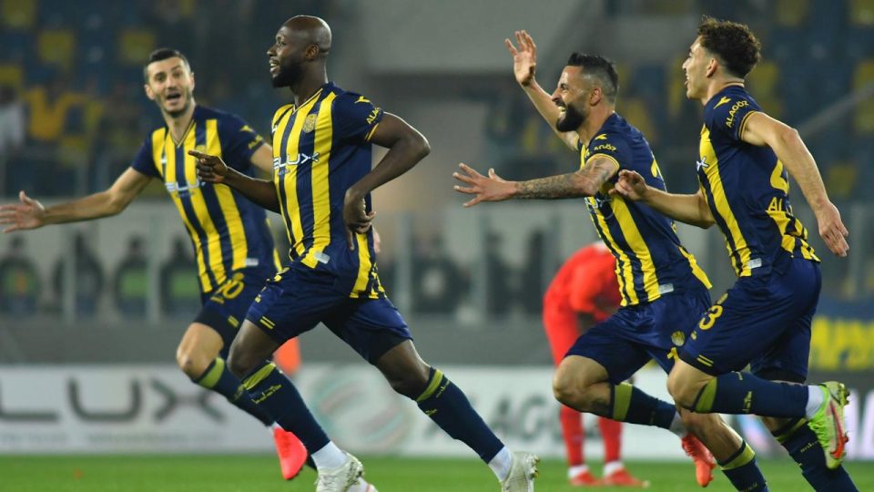 MKE Ankaragücü liderlik mutluluğunu yaşıyor