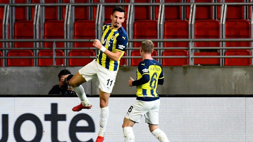 UEFA Avrupa Ligi’nde haftanın golü Fenerbahçeli Berisha’dan