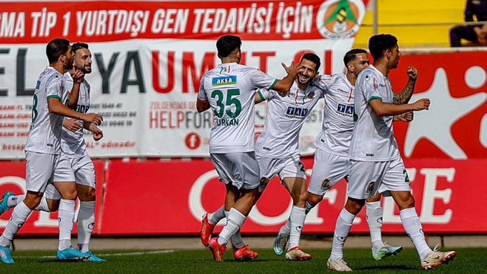 Alanyaspor evinde kazandı