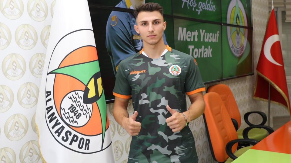 Alanyaspor’dan orta sahaya takviye