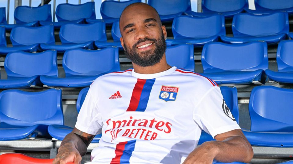 Alexandre Lacazette Olimpik Lyon’a geri döndü