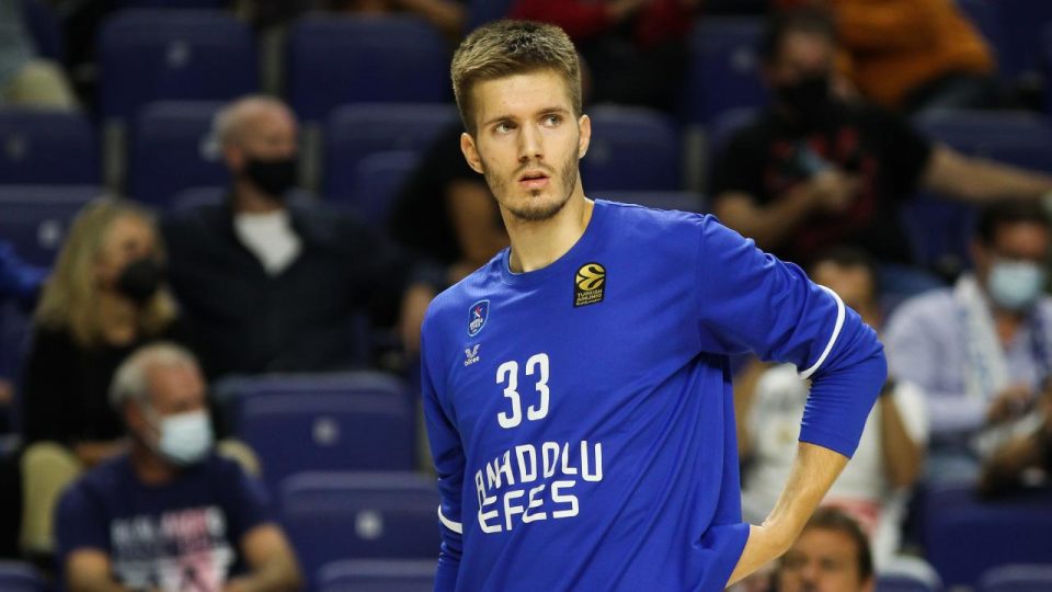 Anadolu Efes, Petrusev ile yollarını ayırdı