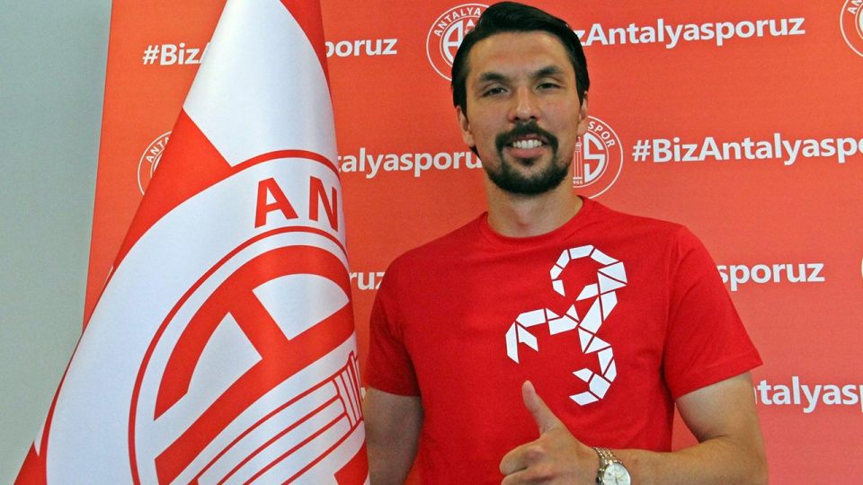 Antalyaspor kaleyi güçlendirdi