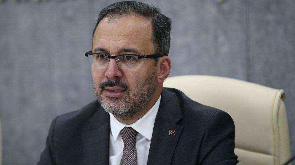 Bakan Kasapoğlu’ndan Para Yüzme Milli Takımı’na tebrik