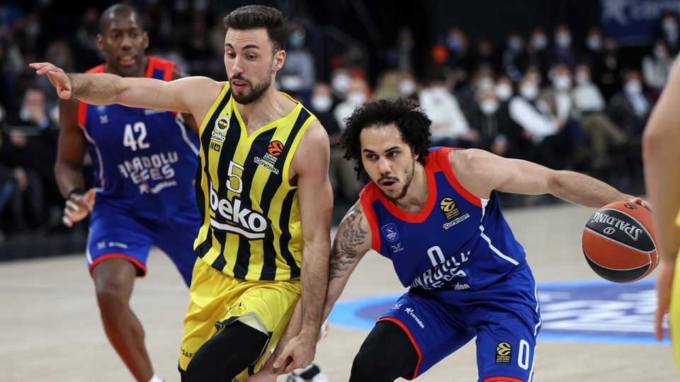 Basketbol Süper Ligi final serisinde heyecan sürüyor