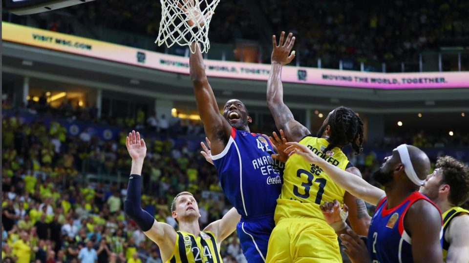 Basketbol Süper Ligi’nde play-off final serisinde iki maç heyecanı