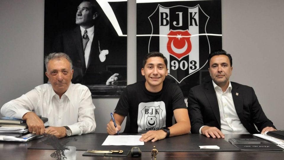 Beşiktaş’ta Emirhan İlkhan’a yeni sözleşme