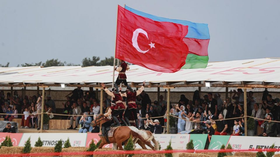 Etnospor Kültür Festivali Azerbaycan Atlı Dans Ekibi ilgi çekti