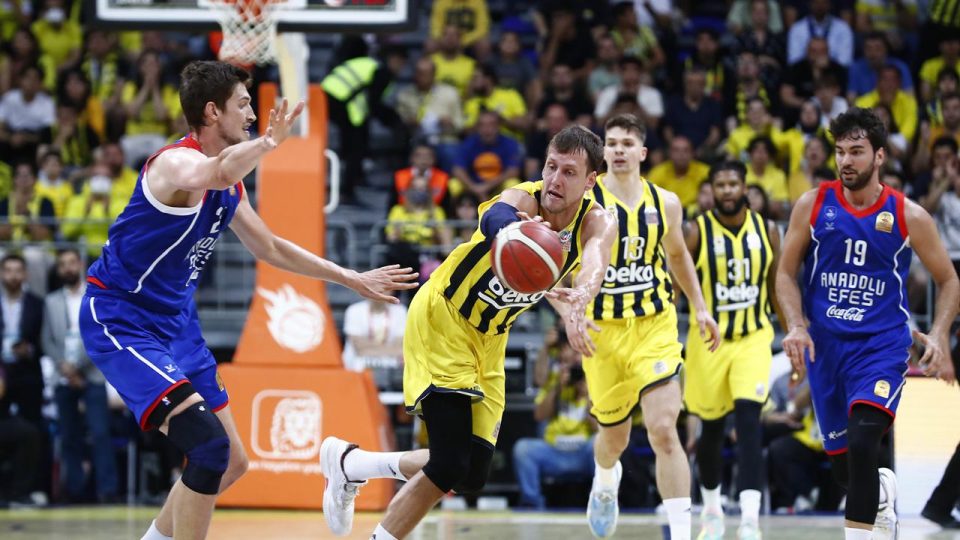 Fenerbahçe Beko final serisinde öne geçti