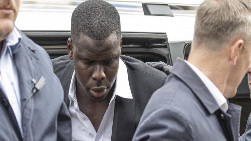 Kedisini tekmeleyen futbolcu Zouma’ya 180 saat kamu hizmeti cezası