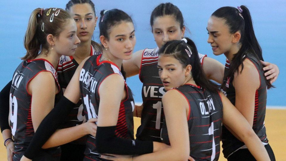 17 Yaş Altı Kız Milli Voleybol Takımı galibiyetle başladı