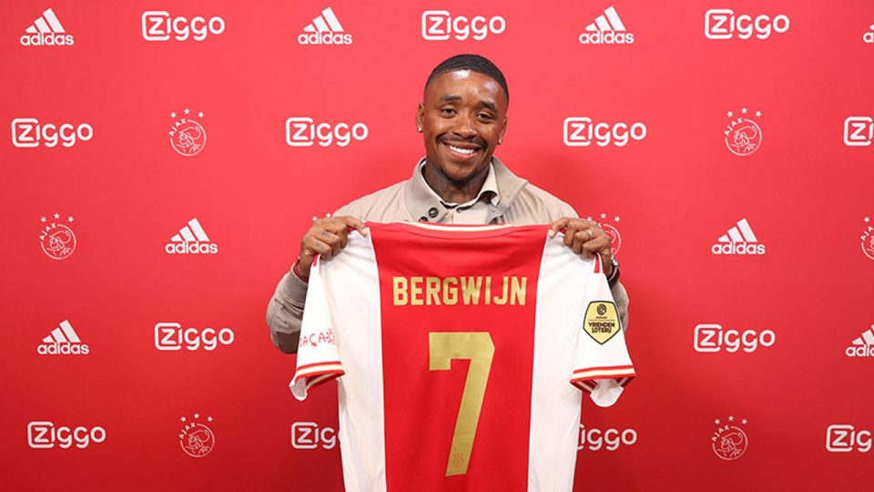 Ajax Steven Bergwijn’i kadrosuna kattı