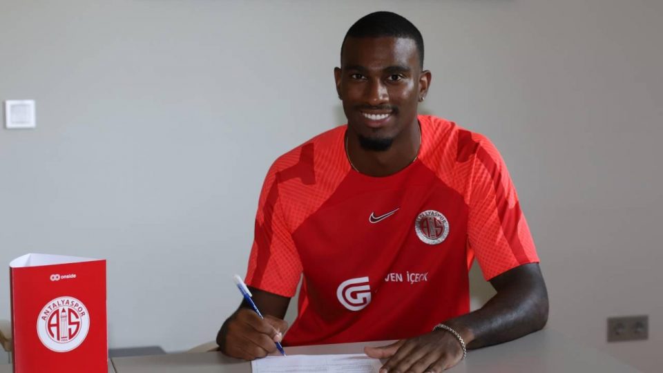 Antalyaspor Haji Wright’ı renklerine bağladı