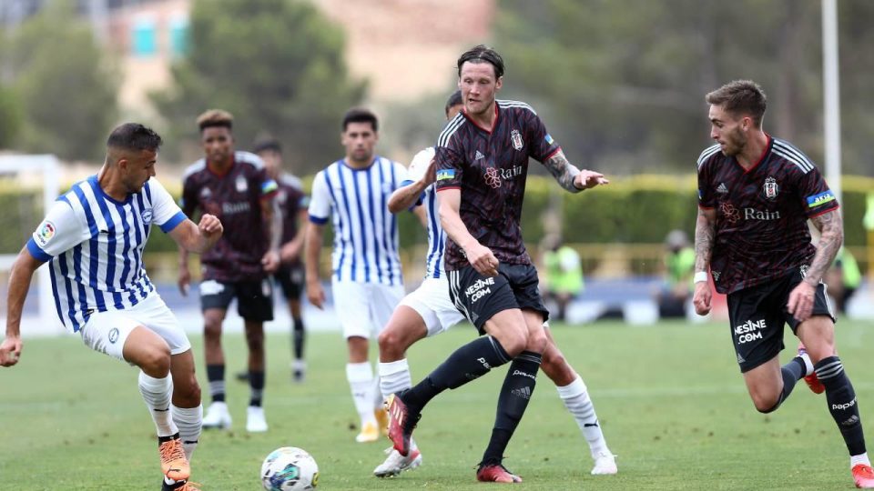 Beşiktaş, hazırlık maçında Deportivo Alaves’e kaybetti