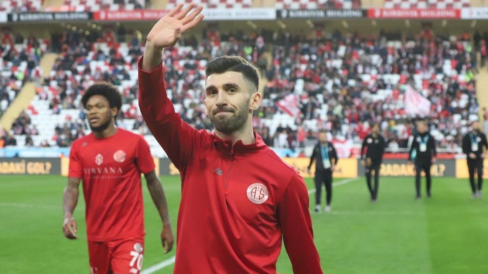 Doğukan Sinik’ten Antalyaspor’a duygusal veda