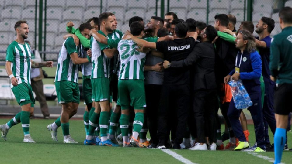 Konyaspor tur kapısını araladı