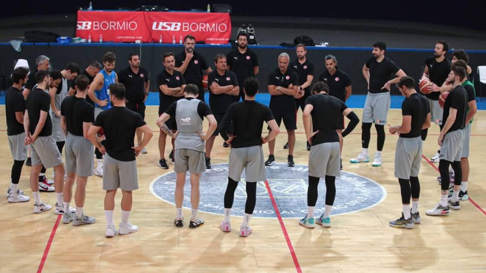 A Milli Erkek Basketbol Takımı’nda 3 oyuncu aday kadrodan çıkarıldı