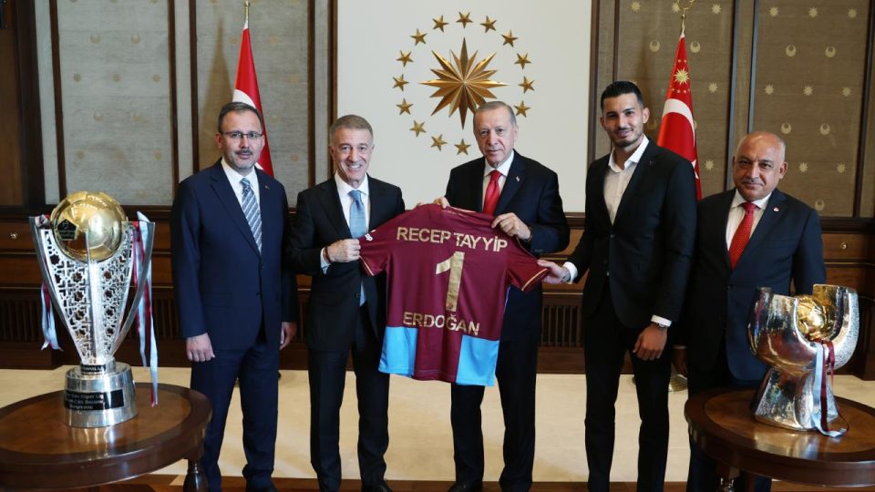 Cumhurbaşkanı Erdoğan, Trabzonspor heyetini kabul etti