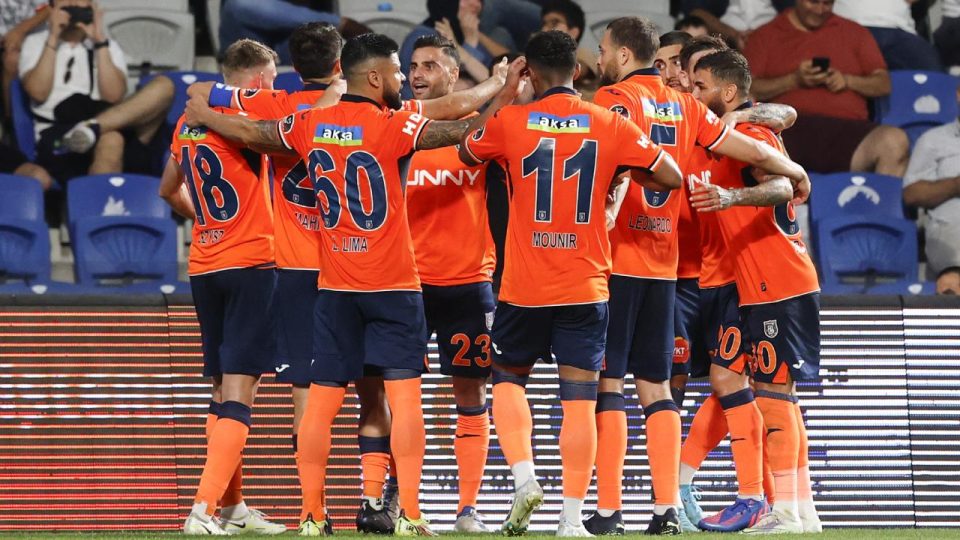 Süper Lig’in ilk haftasında averajla lider Başakşehir