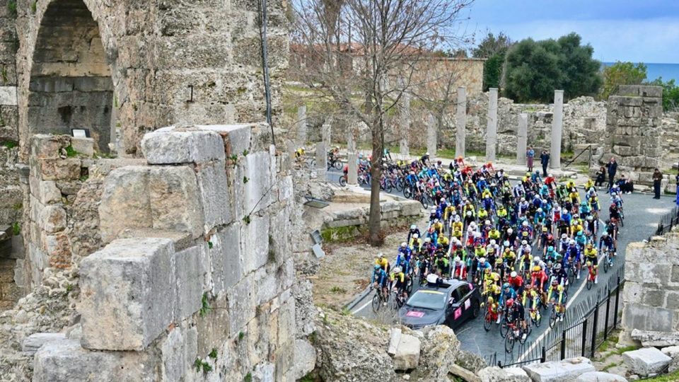 Antalya Bisiklet Turu Side-Antalya etabıyla başladı